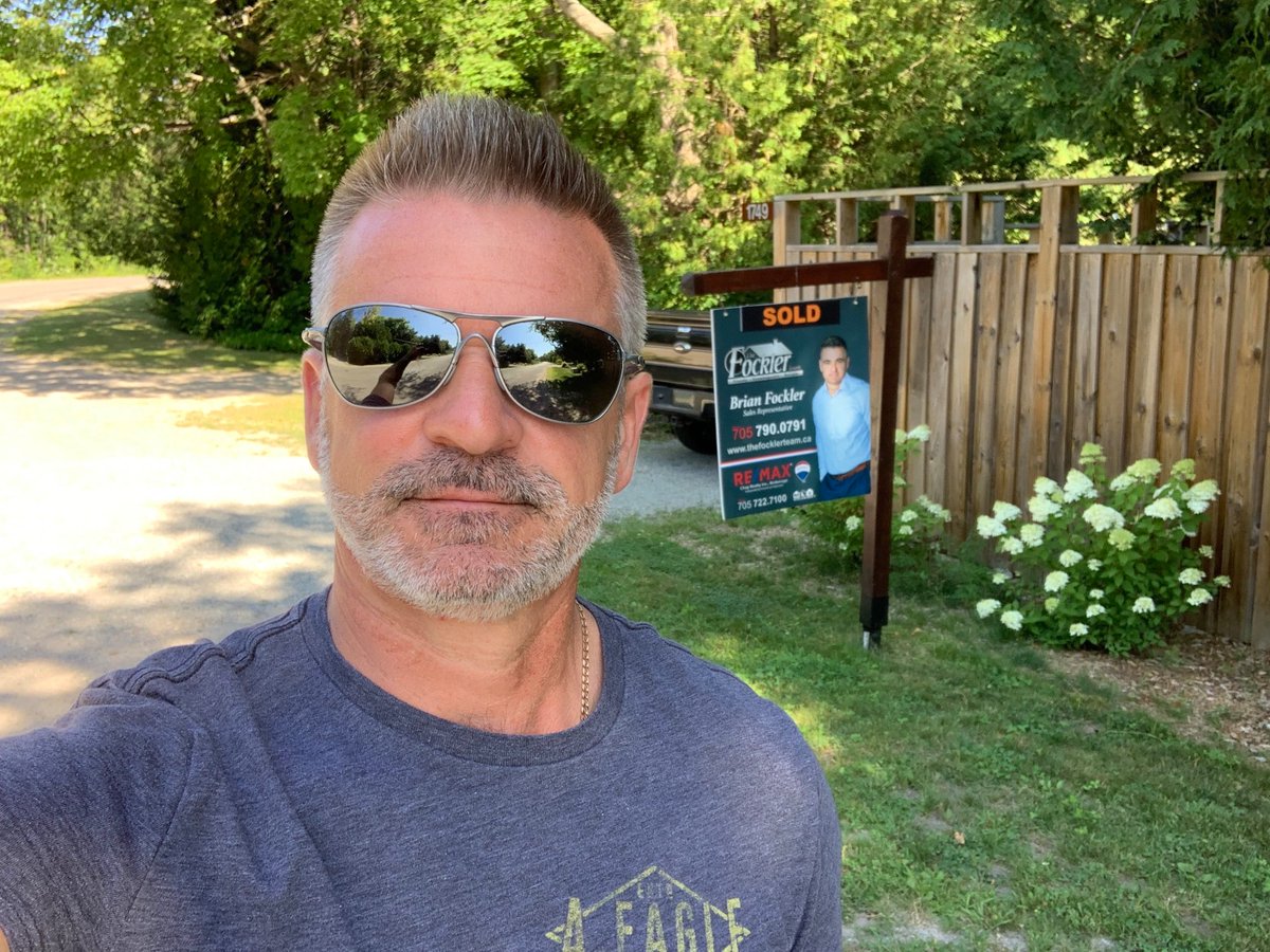 BrianFockler's tweet photo. What do you do on a gorgeous day in the summer? 

Why you go put out a #SOLD sign on your waterfront listing! 

#recordsetting sale with the highest sold price in its area for waterfront properties! 

Thinking of moving? Know someone who is? #callmeletstalk 7057900791 https://t.co/qYemipTwQJ