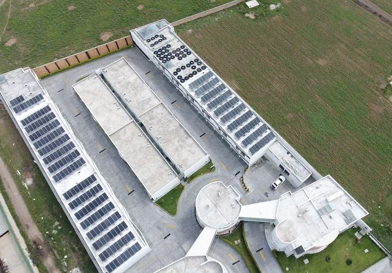 panelsolarmx's tweet photo. 247 Paneles solares Bifaciales 535W total 132.145KWp https://t.co/WgEymKQ8aq