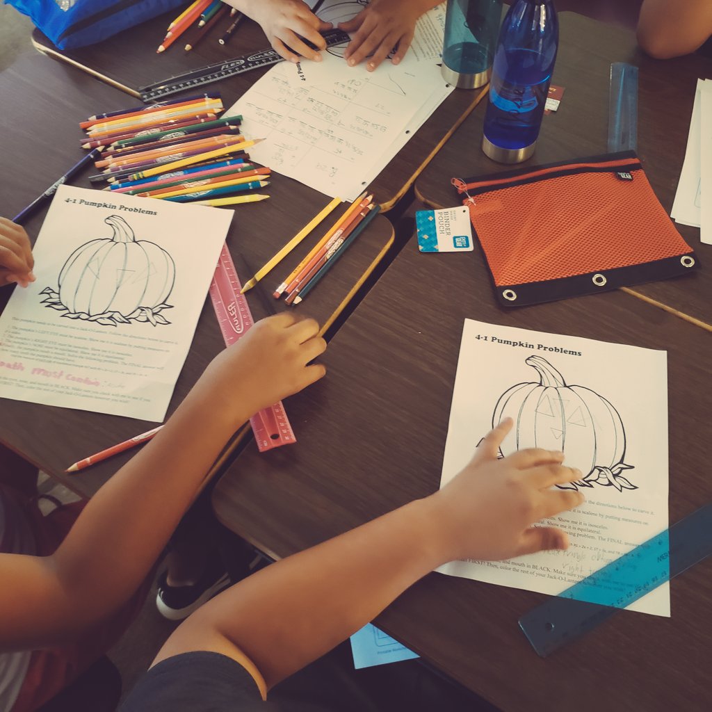 WESJefferson5's tweet photo. Engaging in Conversation and Showing what we know through Art! #TypesOfTriangles #wes56 #cpsreds https://t.co/9TOFeqZKDS