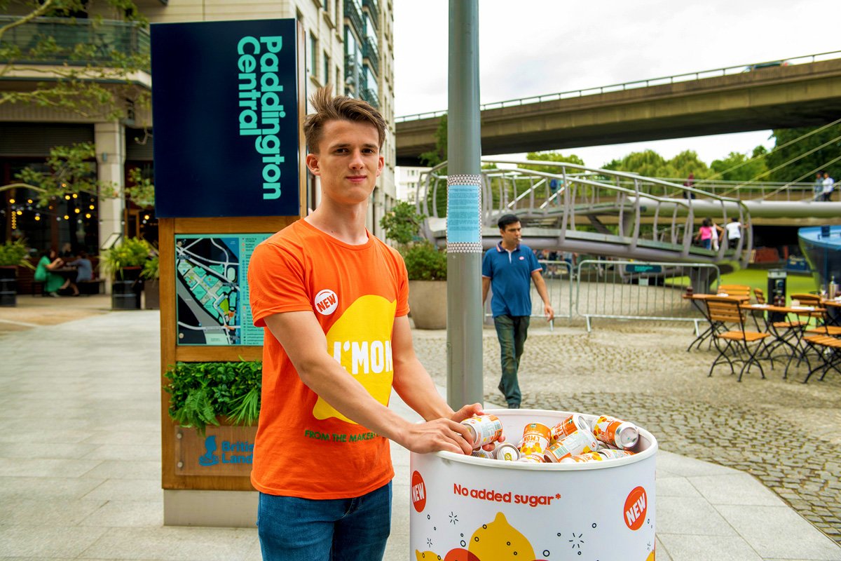SpaceandPeople's tweet photo. Brand sparkling new L’MON🍋, from the makers of Volvic being sampled at @PaddingtonCen. This refreshing fizzy drink comes in  3 delicious zesty flavours, each with at least 25% real fruit juice and no added sugar*

#LoveFizzLoveLMON #Lemon #Orange #FromTheMakersOfVolvic #Sampling https://t.co/VtEJtDFBGO