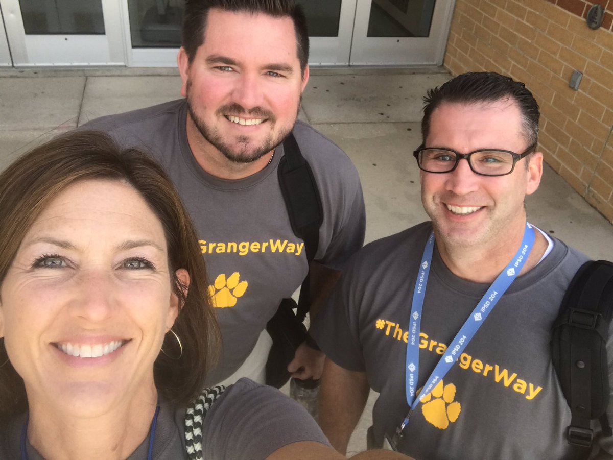 sfredericks21's tweet photo. Rockin’ our new shirts! #adminselfie #theGrangerWay @lowegranger @allandavenport https://t.co/LfCkTPLwlr