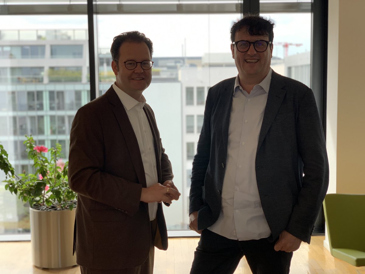 TSchipanski's tweet photo. Austausch zu #blockchain heute mit @ingoruebe in #Berlin. Danke für die guten Impulse zum Positionspapier der @cducsubt. #Bundestag #Digitalisierung #BOTLabs https://t.co/zE364uWx2e