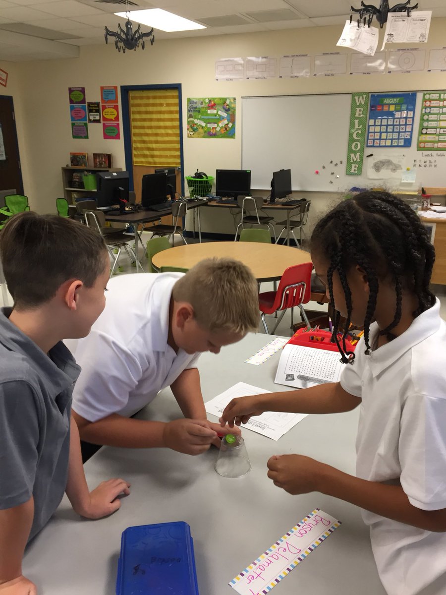 aflassy1's tweet photo. First STEM day, collaboration groups. https://t.co/372wskWNJm