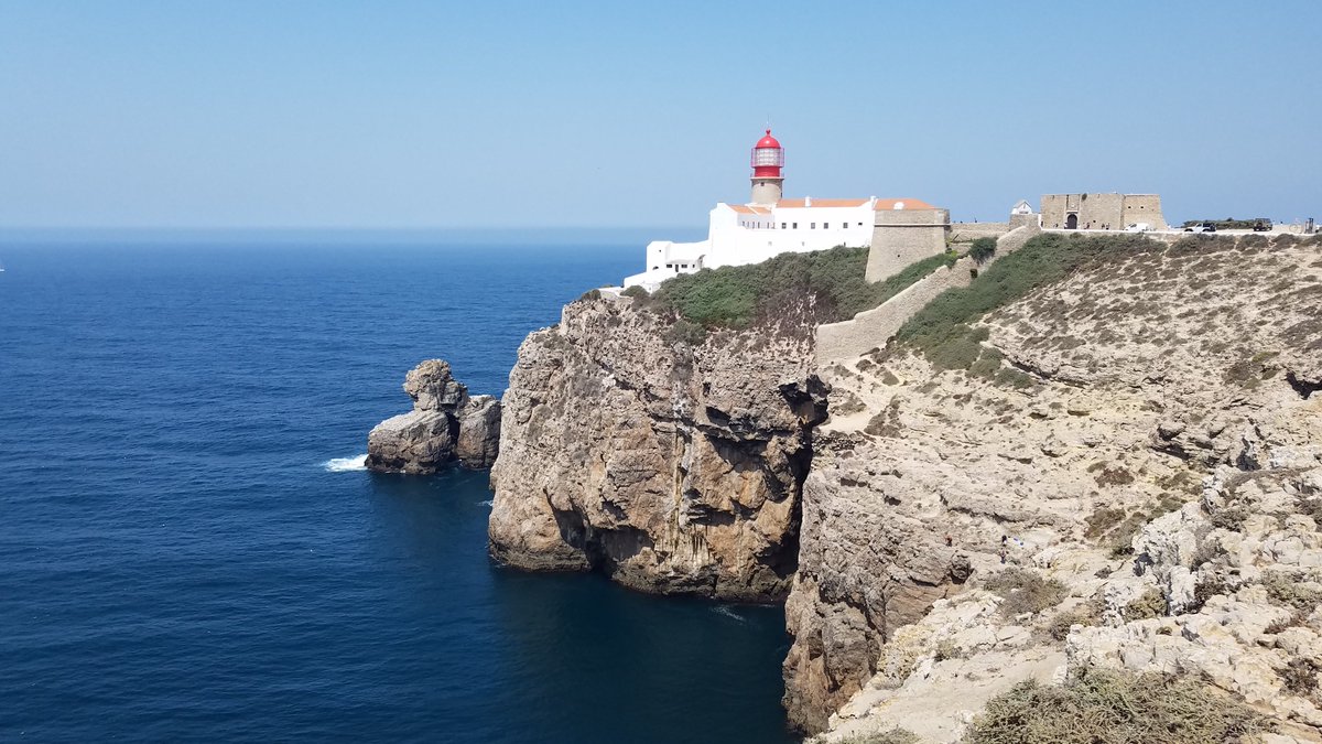 amsocmatbio's tweet photo. Where in the World is ASMB? See if you can guess where past President @tspcrt has been this summer. Email us (info@asmb.net) your own summer photos for this game! #ScienceOnTour #summertravels. https://t.co/TXBSWCL4Z2