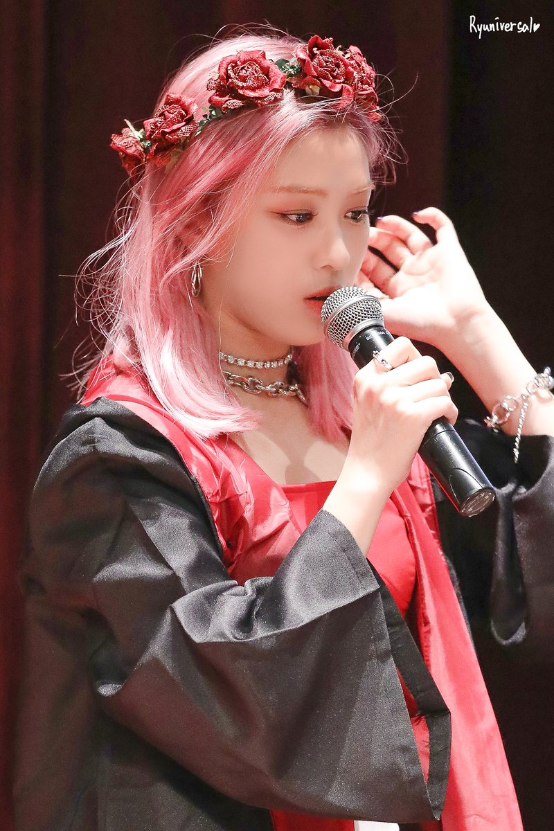 RYUNIVERSAL0417's tweet photo. 190815
울 애기 더 부농 부농 해졌어🥺
#ITZY #RYUJIN #있지 #류진 https://t.co/BpoitVH0tN