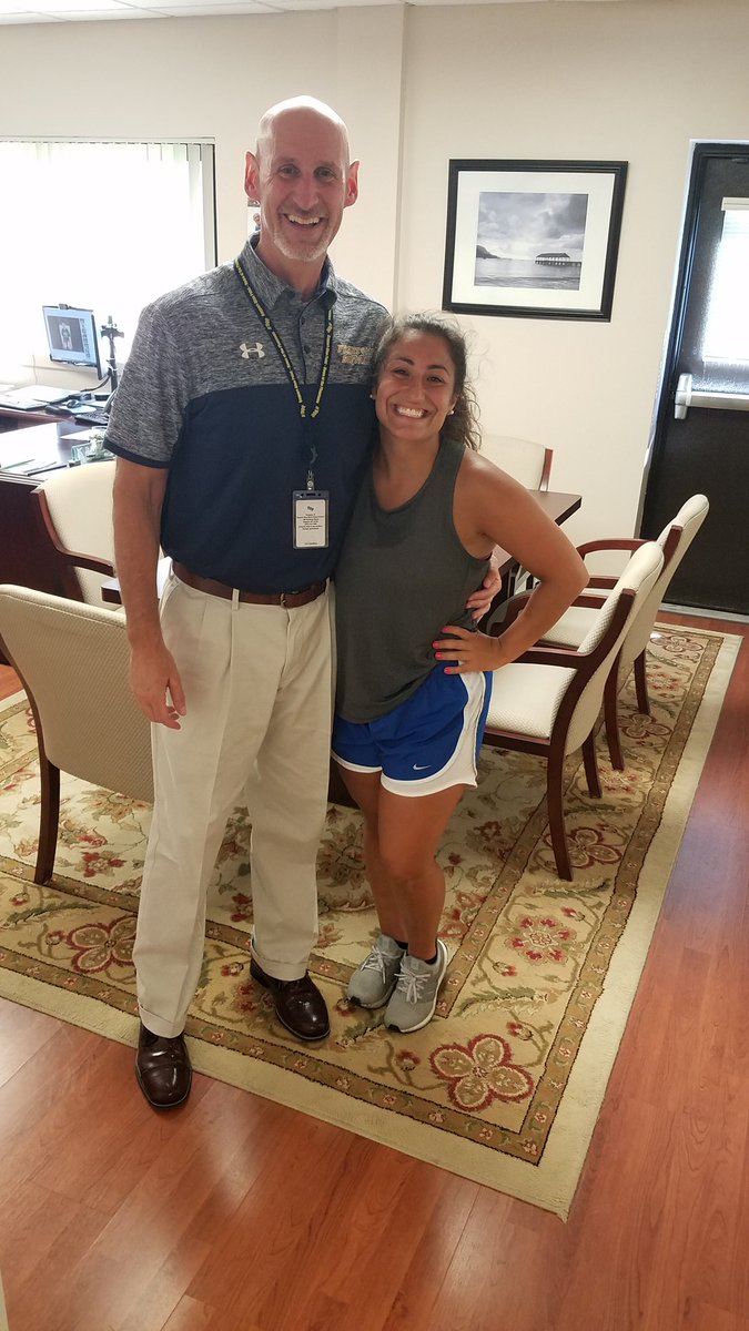 BBPSchools's tweet photo. We ❤ when our #BBPalumni stop by to say hello! #ThisIsBBP #MemoryLane #PopInsWelcome #SmilingFaces @BBPSupt https://t.co/kXco6UBxcN