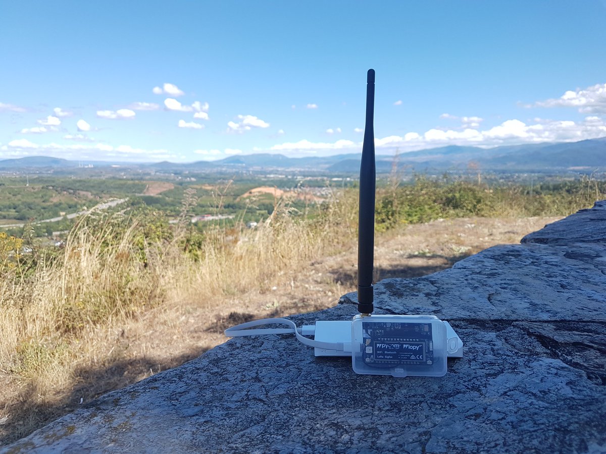 moifdz's tweet image. Sigue la diversión con @ttnmapper y #Lopy4 de @pycomIOT enviando datos a @thethingsntwrk desde el Bierzo. Toda la información en el @github de @MakersBierzo . 14 km 😲 el doble de lo conseguido hasta ahora. Doy por finalizadas las pruebas con un Gateway monocanal interior ↗️.