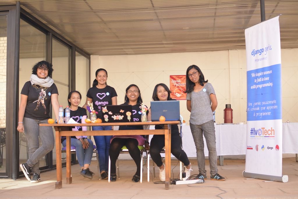 DjangogirlsTNR's tweet photo. Fin de l'install party #djangogirlstnr pour aujourd'hui 🤗 un bel après-midi d'apprentissage. Merci à #Ivotech, aux organisatrices, aux mentors et aux participantes! Rendez-vous samedi pour commencer à coder ce fameux site web 😍 

#Antananarivo #WomenWhoCode https://t.co/R7uPHZGgRP