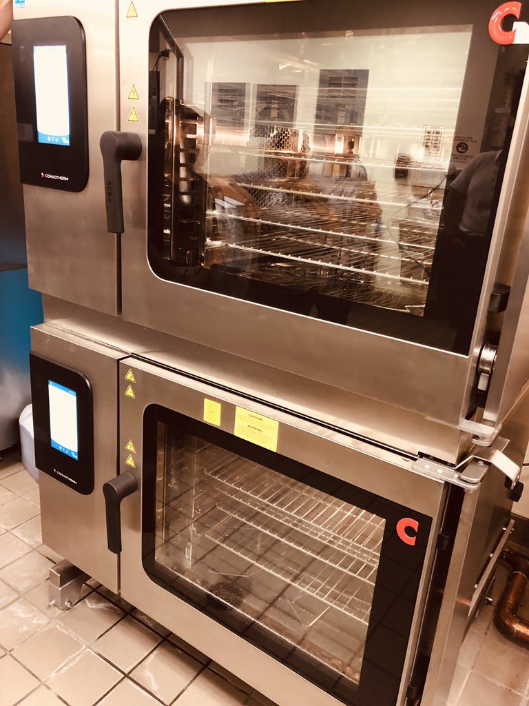 ChefJosephD's tweet photo. @SeguinISD Culinary training on new state of the art kitchen equipment for our Child Nutrition staff nothing but the best for our students at every grade levels ,every day and every meal @ChefJosephD @DrMattGutierrez @491830 https://t.co/Thze3TEuyD