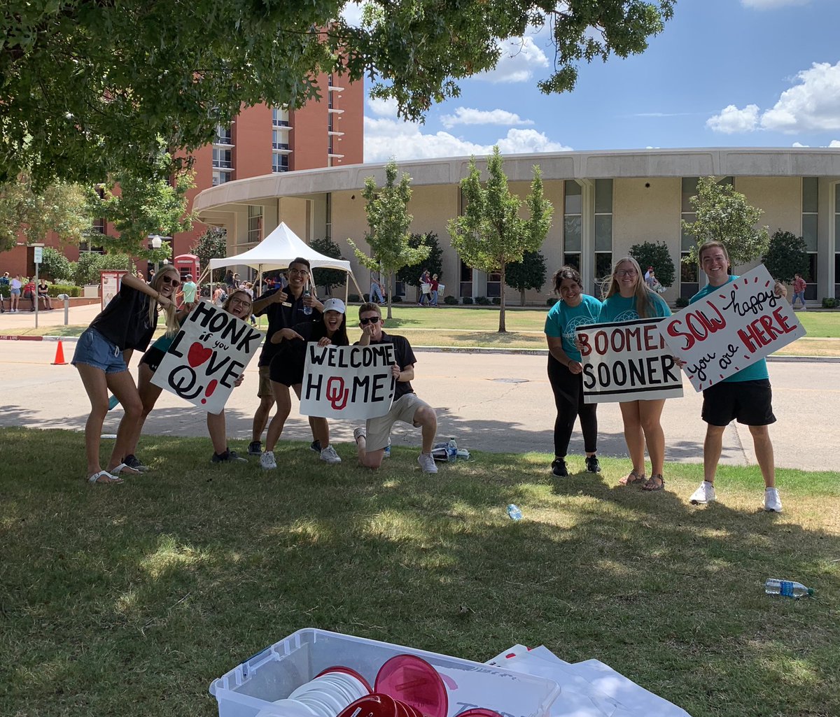 OUemergencyprep's tweet photo. โWelcome homeโ @OU2023 #OUMoveIn19 check out https://t.co/xbO4LuZsc6 and find out how you can be #OUSafe https://t.co/h4cySDD3g7