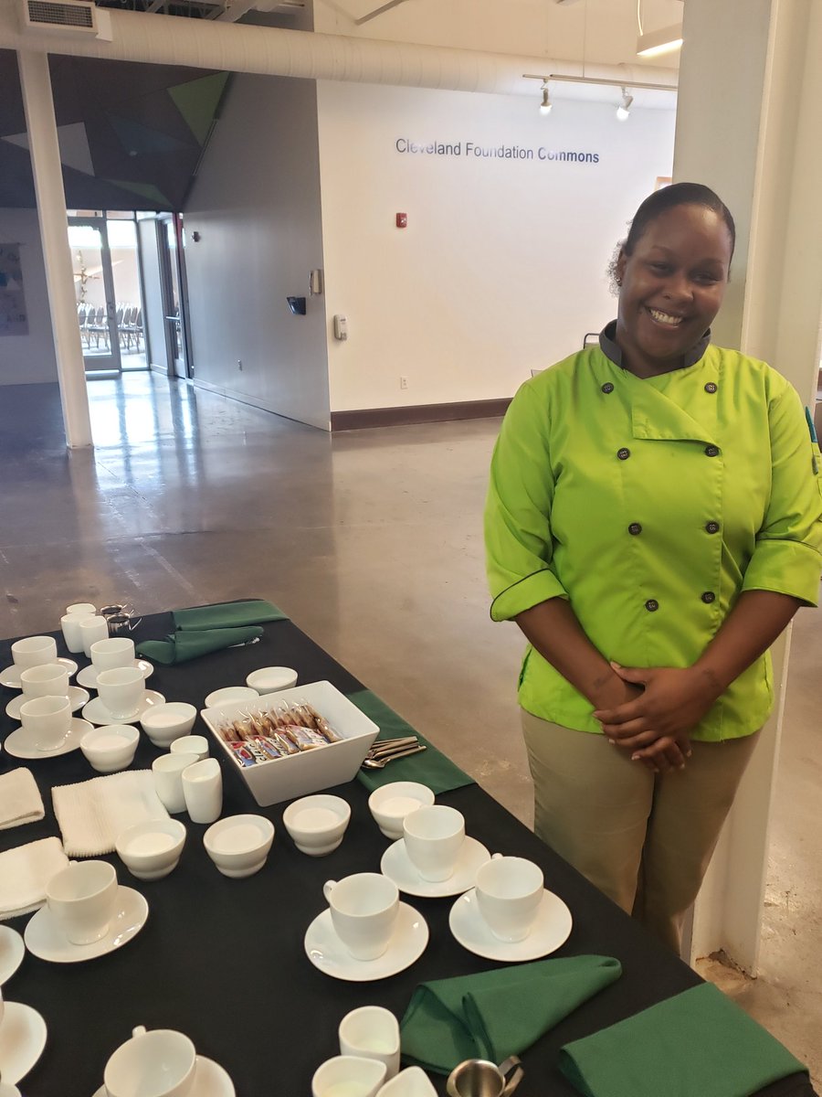 LMMCleveland's tweet photo. Thank you to @DRCOhio Director Annette Chambers-Smith &amp; her team, as well as State Representatives @RepBrideRose @tupchurch216 @stephaniehowse &amp; @Boyd4OH_D9 for touring LMM &amp; staying for lunch. Our Chopping for Change participants loved cooking for you. #LMM50 #ERWnow https://t.co/79xnlrm6Xw