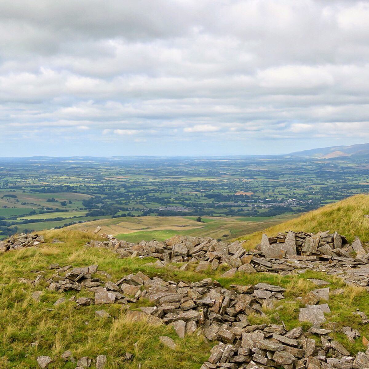 oldcrofthouse's tweet photo. All of our guests checked in early for a wedding @edenbarn so plenty of time to head to the fells...
#circularwalk #kirkbystephen #cumbria #nateby #greatbell #foulgutter #fellsendbottom #highpikehill #jinglingcove #fellwalking #cumbria #greatviews #headforthehills https://t.co/fQW3hlJC3h