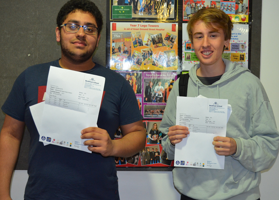 Cambridge_Uni's tweet photo. #ALevelResults2019 More than 3,000 students are #GoingtoCambridge this October. They come from diverse backgrounds - here are some of their stories: https://t.co/ExXYImda6B @Candi6thForm @GowerCollegeSwa @BeckfootSchool  #alevelresultsday https://t.co/Axw4Rz2oW3