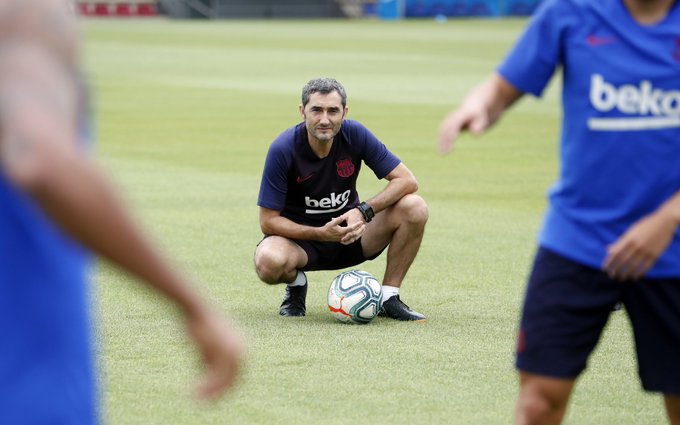 Ernesto Valverde, durante una sesión de entrenamiento... sin Leo Messi (Foto: FCB).