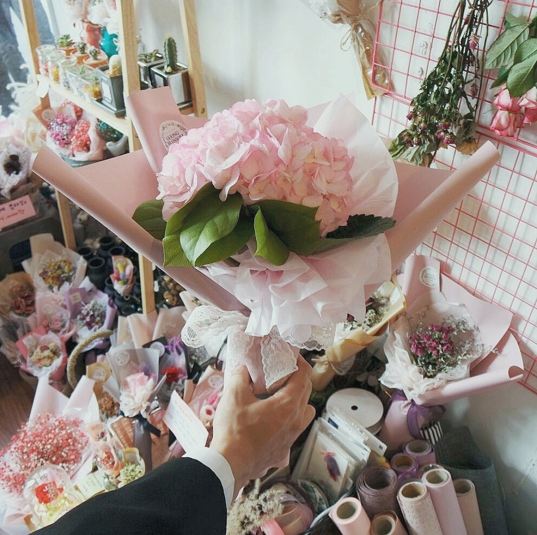 jahexct's tweet photo. "jadi pacar saya, ini pernyataan bukan pertanyaan. Sekian." https://t.co/GmKDbCIdcl