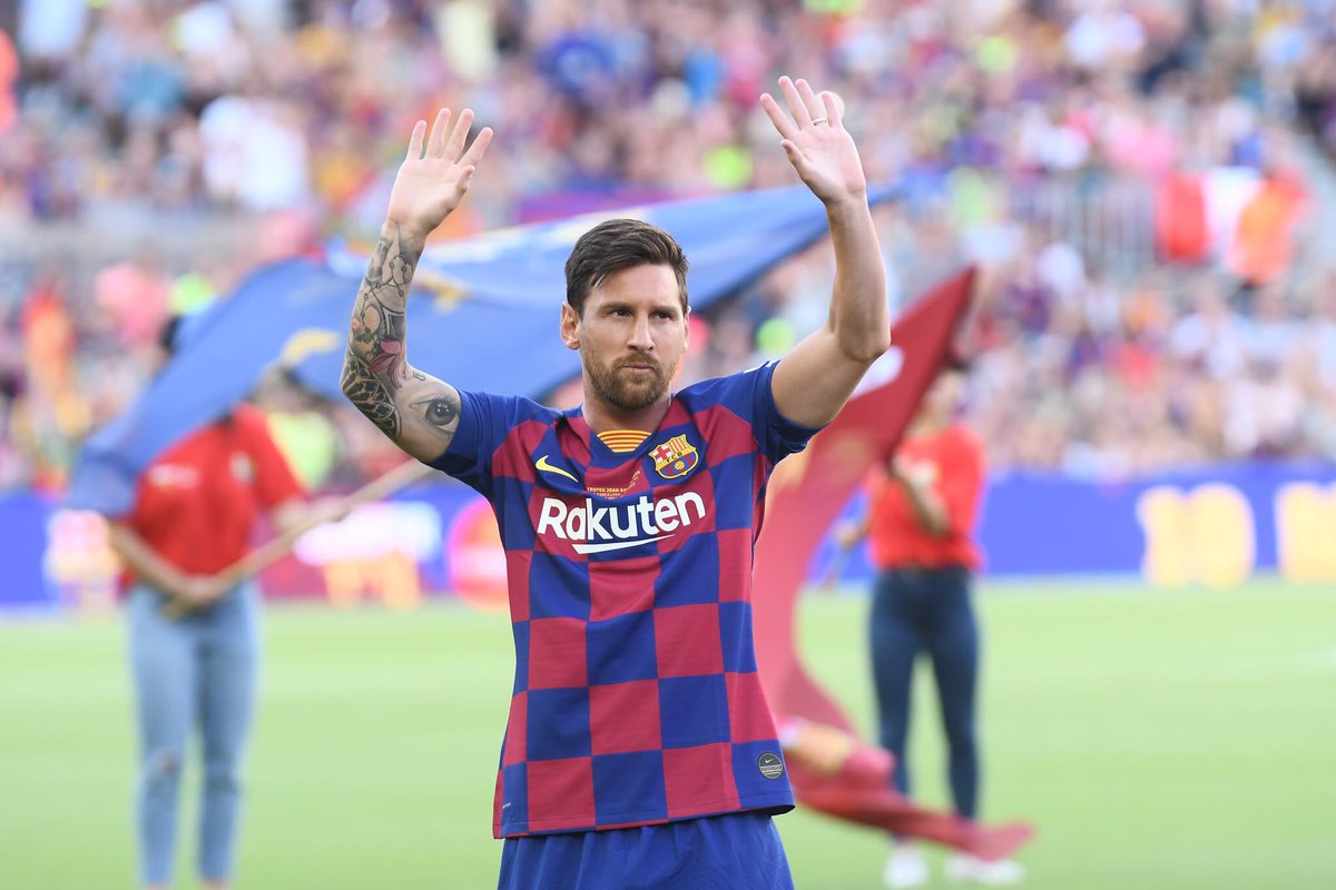 SeriesFsa's tweet photo. #Fsa UEFA’s final 3rd for the Men’s Player of the year.
1. Lionel Messi
2. Christian Ronaldo
3. Virgil Van Dijk
#UEFA #fsa #leo #cr7 #VDijk https://t.co/8hSdTdZmrW