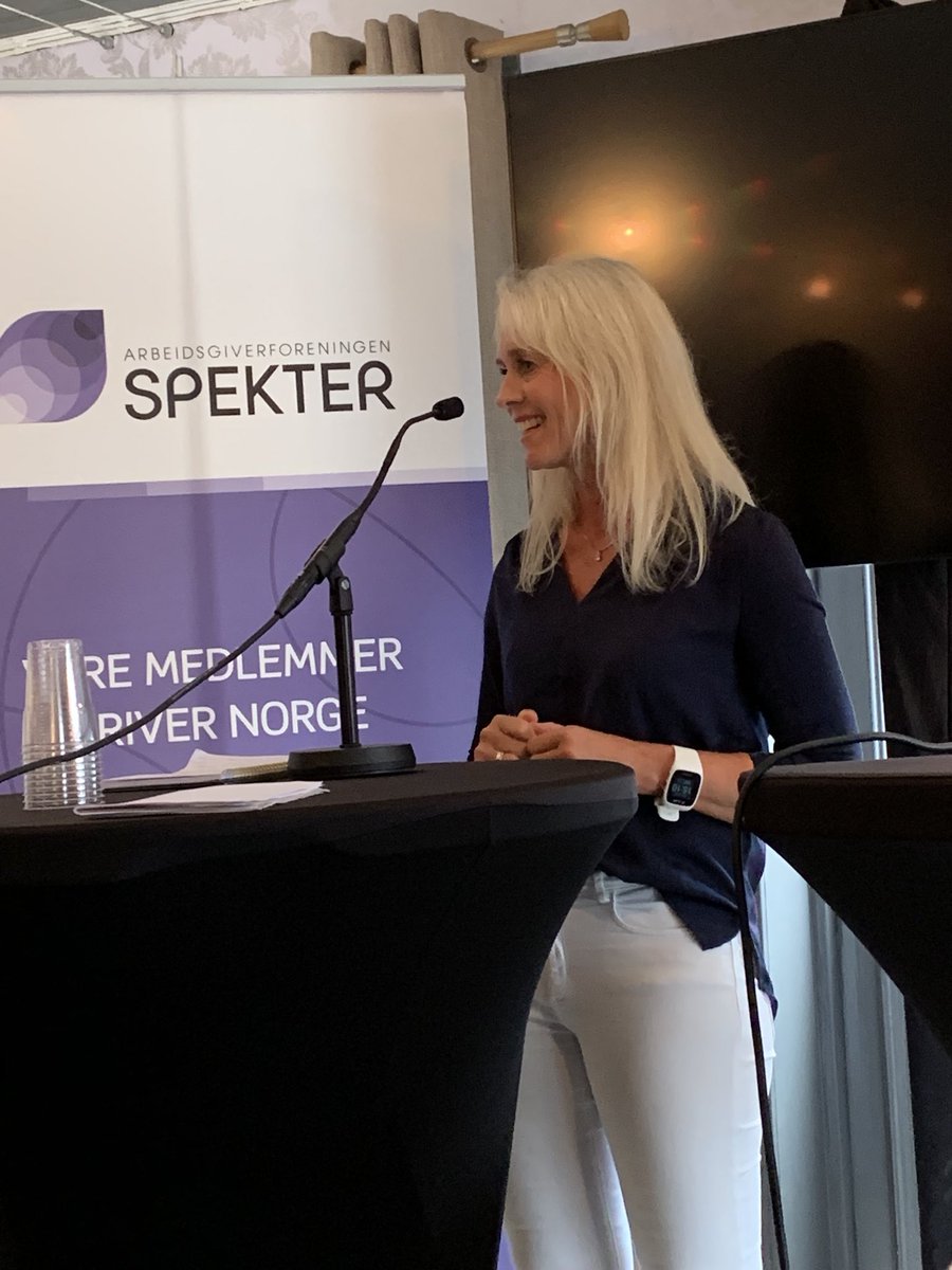Unicare avsluttet Arendalsuka med et flott innlegg om behovet for en velferdsmiks av direktør Janne Sonerud. For å se hele debatten, sjekk ut linken 👉🏻 nhosh.no/bransjer/helse… #arendalsuka #unicare #velferdsmiks <a href="/arbspekter/">Spekter</a> <a href="/NHO_SH/">NHO Service og Handel</a>