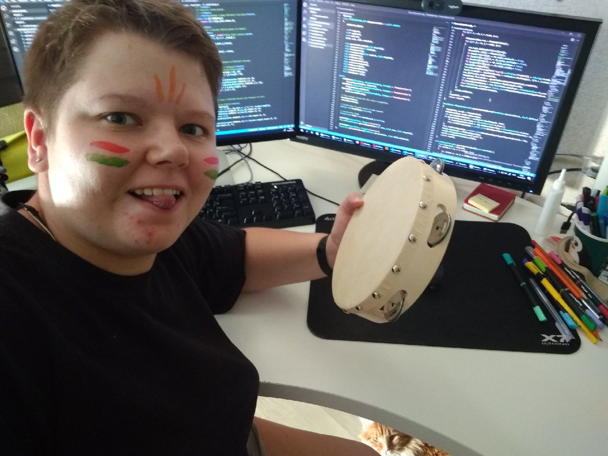 IT_Academy_A_S's tweet photo. Вот и фото победительницы розыгрыша чудо-бубна вместе с заслуженным призом! 

❗ А для всех, кто хочет стать сисадмином, курс стартует уже 22 августа. Успевайте записаться со скидкой https://t.co/tGckhiZTTt https://t.co/RlThkAHCG9
