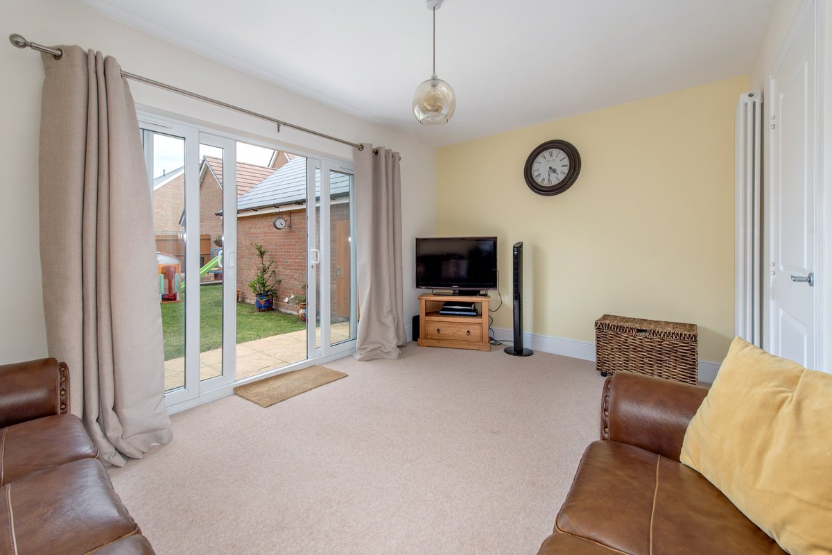 *Agreed in only a few days!* *3 Bed Semi, Bathpool*
We're on a roll! Another property under offer in less than a week! This 3 Bed semi, was beautifully presented throughout and occupies a delightful position. #underoffer #weknowtaunton <a href="/JamesGrayEA/">JamesGrayEstateAgents</a> tinyurl.com/y38sesnh