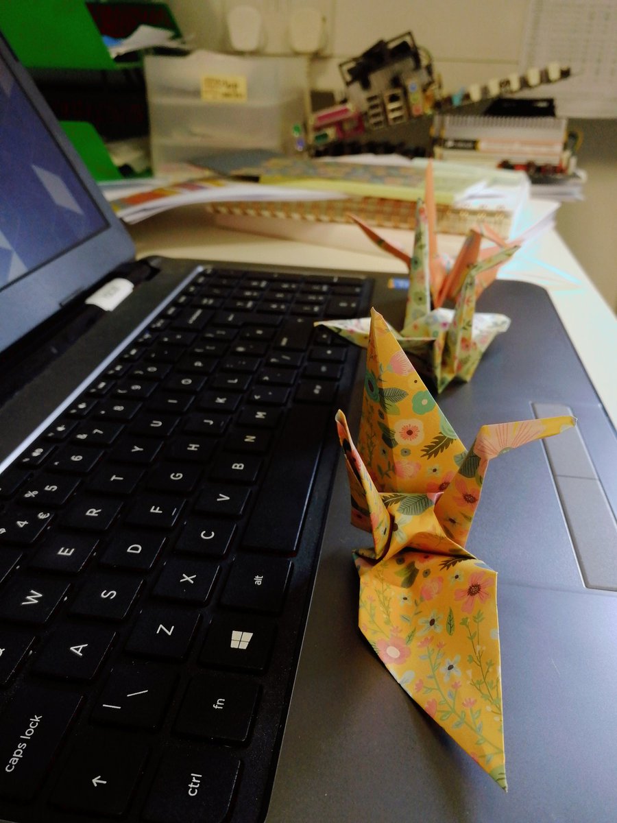 Ri_Science's tweet photo. This morning the Ri was taken over by paper cranes. Every member of staff was greeted by an origami bird at their desk and once opened, a secret message was revealed! Our lovely Dani, who works in the YSC, made them all "just because". Small acts have BIG impact people. 🙌 https://t.co/5ks3hFEIEM