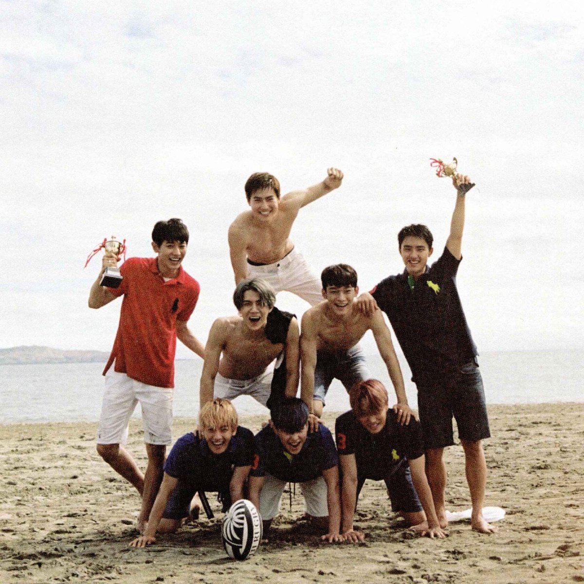 stanthelight's tweet photo. °♡•☆all at once, i was madly, hopelessly in love☆•♡°

~forever an EXO-L. ❤

@weareoneEXO #엑소 #EXO
@B_hundred_Hyun @layzhang https://t.co/j0lIHWqQDP