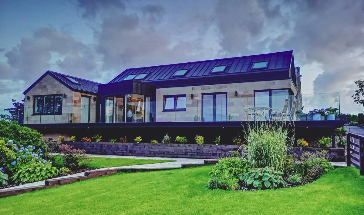 arm_architects's tweet photo. planting scheme adding to the contemporary extension.
#architecture #design #farmhouse #planting #cornerglass #infinityglass #contemporary #contrast #modern https://t.co/P9N1dz2AM4
