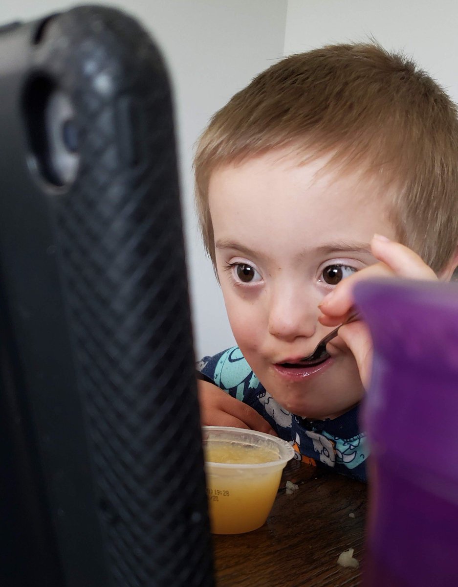 JustTylerCove's tweet photo. Multi-tasking! #Tyler #Breakfast #JustTyler #DownSyndrome #iPad #Tablet #Learnign #YTKids #Development #Singing #GrowingUp https://t.co/H6VqGaAKFi