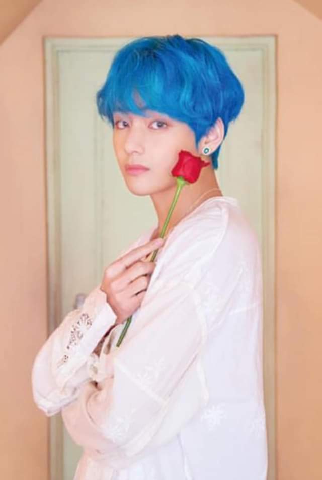 AJudhfh's tweet photo. @BTS_twt sorry V https://t.co/GgWafGnpeI