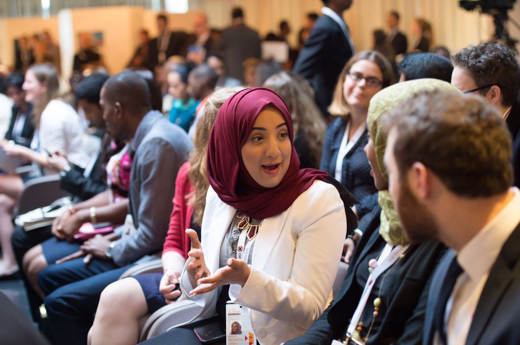commonwealthsec's tweet photo. Here are some 🔑 #Commonwealth facts:

53 member countries
6 regions represented
Over 2.4 billion people live in the #ConnectedCommonwealth
60% are under 30

What does this mean? Great photos!

Follow us on:
Instagram👉: https://t.co/3RTg6JbTGT
Flickr👉: https://t.co/7Glkkjwgek https://t.co/D1ADSSlSNF