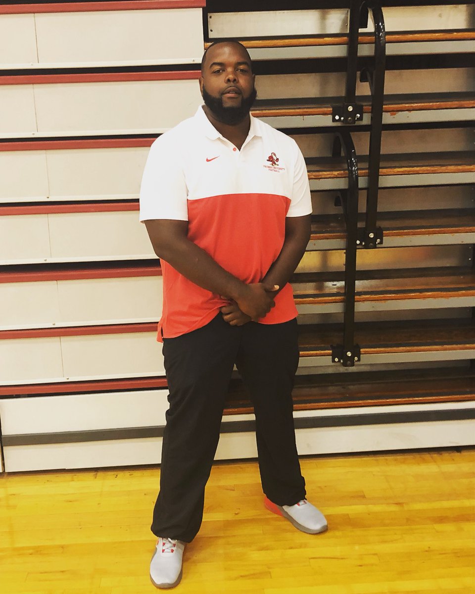 PIAthletes's tweet photo. From Senior Year as a Player to Year 2 as a Coach, its a blessing to still be apart of this Football Family🗣🙏🏿💯 #FL19HTEAM #RollFalconsRoll #FalconRushmen https://t.co/LEHHiRpaf2