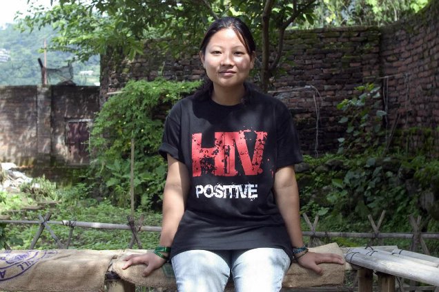 #HIV/AIDS remains one of the 🌍's most significant public health challenges, particularly in low- &amp; middle-income countries.

Almost 38 MILLION people are living with #HIV 🌏🌎🌍.

1.7 MILLION of these are children.
👧🏿👦🏻🧒🏽👧🏼👦🏾👧🏽

bit.ly/2N4FNJt