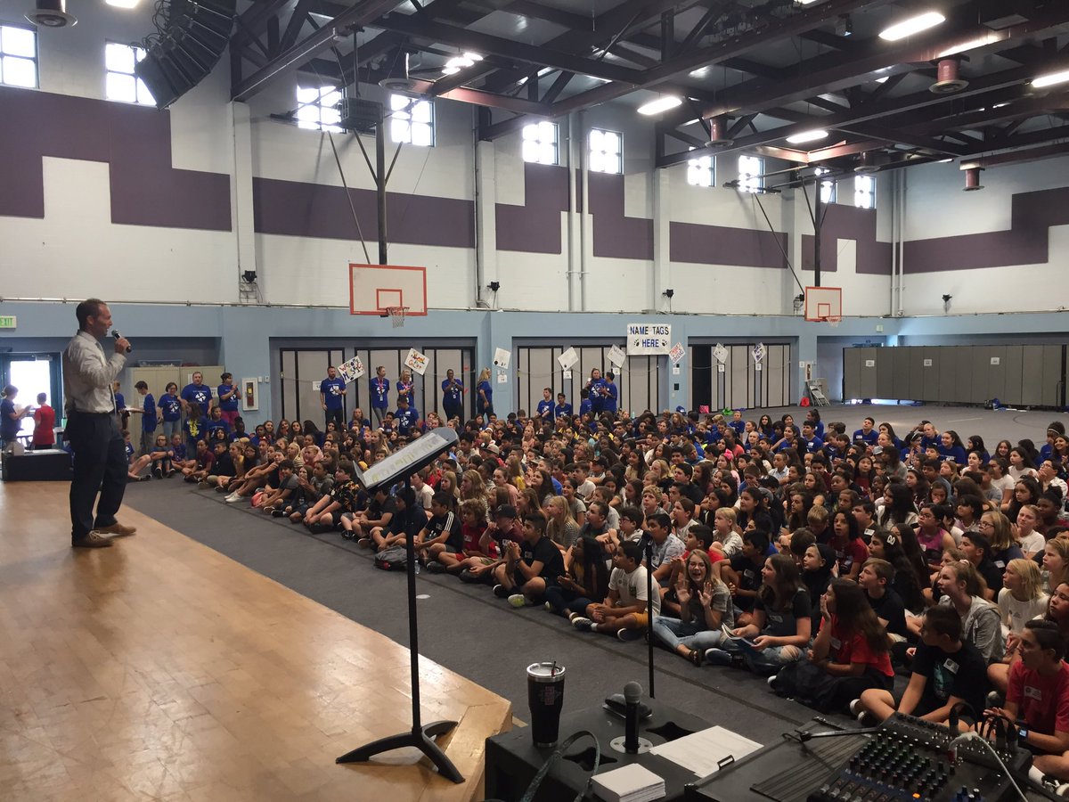 Welcome HMS 6th graders!  We are going to have an amazing school year!  So happy to meet you and your families! 💕<a href="/hillsdalepride/">Hillsdale Middle</a> <a href="/CajonValleyUSD/">CajonValleyUSD</a>