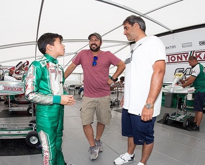 TeamMontoya2's tweet photo. #tbt Drivers Working  #throwbackthursday Pilotos Trabajando #drivers #racing #pilotos #trabajo #working https://t.co/YWHiw2IUXc