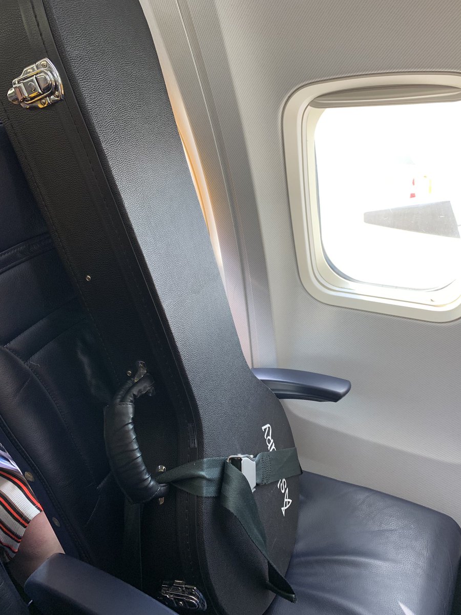 BigGray4's tweet photo. Premium treatment from @Ryanair Tenor Banjo receives priority boarding on flight from London to Dublin en route to @fleadhcheoil #Drogheda2019 🎶☘️ #TheSkylark #MovingCloud @FleadhTV @RTECeiliHouse #LouthChat #BanjoLove @WeBanjo3 https://t.co/L6xcZG5TGc