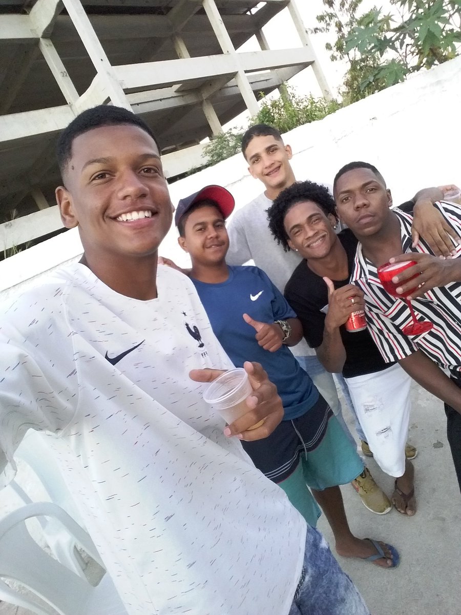 favelado_do_atr's tweet photo. Tbt da resenha do #marolento.!❤🍻 https://t.co/xnyrg1EA9w