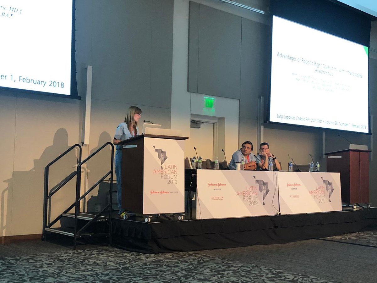 draivs's tweet photo. Empezando mi charla en #LAF2019 Colorectal de @ethicon y @jjinstitute. Como mejor atender lá paciente #beyondtheprocedure https://t.co/AcmzKTKs7n