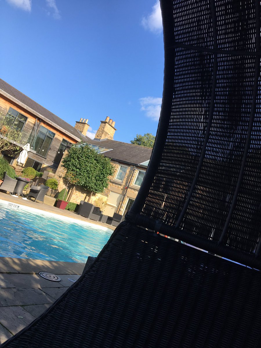 As far as Thursday evenings go... it’s not too bad #Yorkshire #Chilled #Poolside @fevershamarms @PoBHotels ☀️ 🏊🏻‍♂️💦