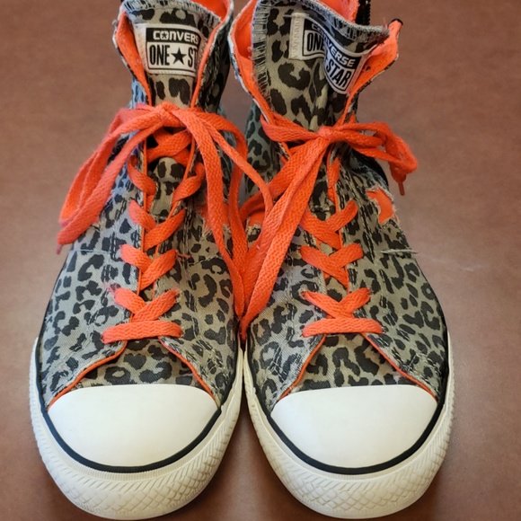 defbeautiful's tweet photo. So good I had to share! Check out all the items I'm loving on @Poshmarkapp #poshmark #fashion #style #shopmycloset #converse #underarmour: https://t.co/l2Ww7FDbwC https://t.co/Ov1ZnGfyyr