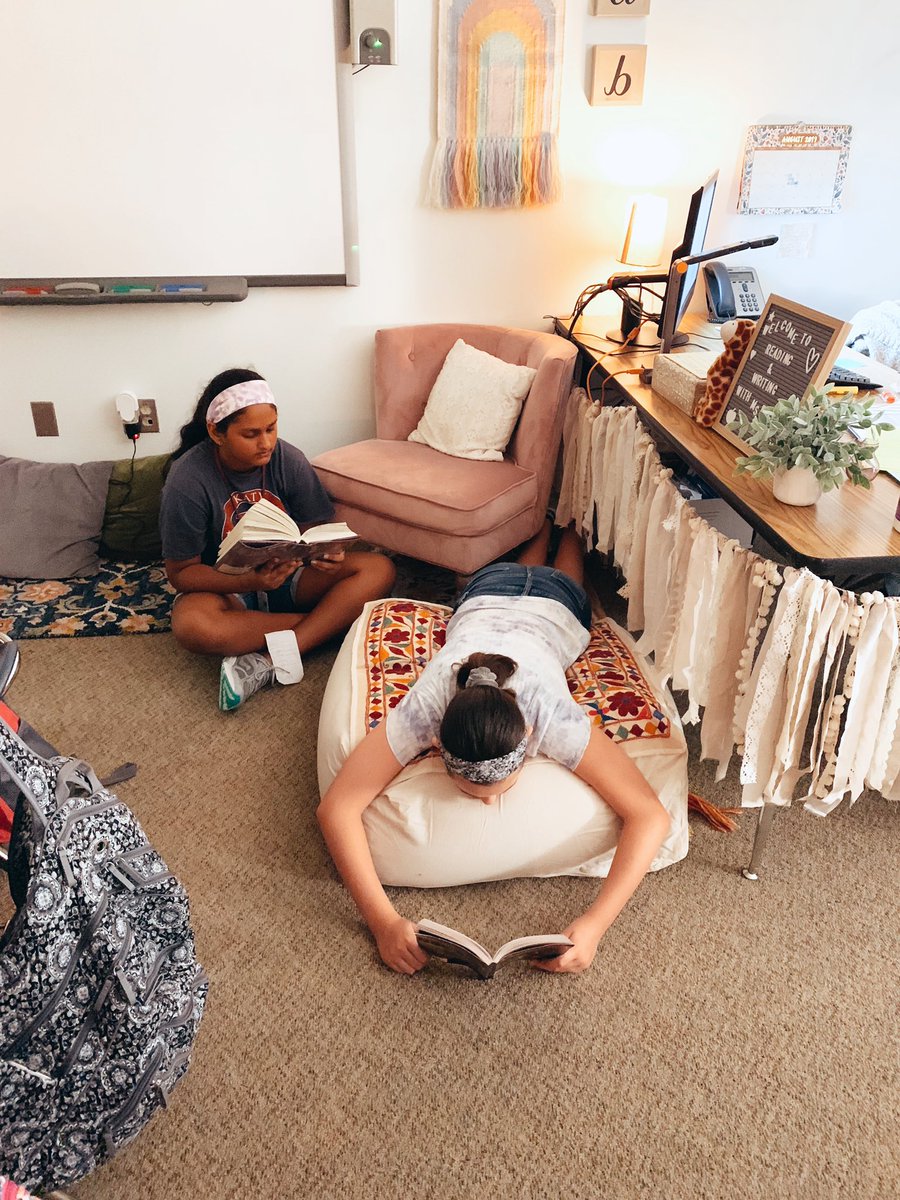 daytonboxELA's tweet photo. my teacher mama heart is SO happy !!! 
everyone is sitting exactly where they want, &amp; getting lost in their novels 
🤗📚✨💕 #bjhnolimits https://t.co/dk86Zdx3eU