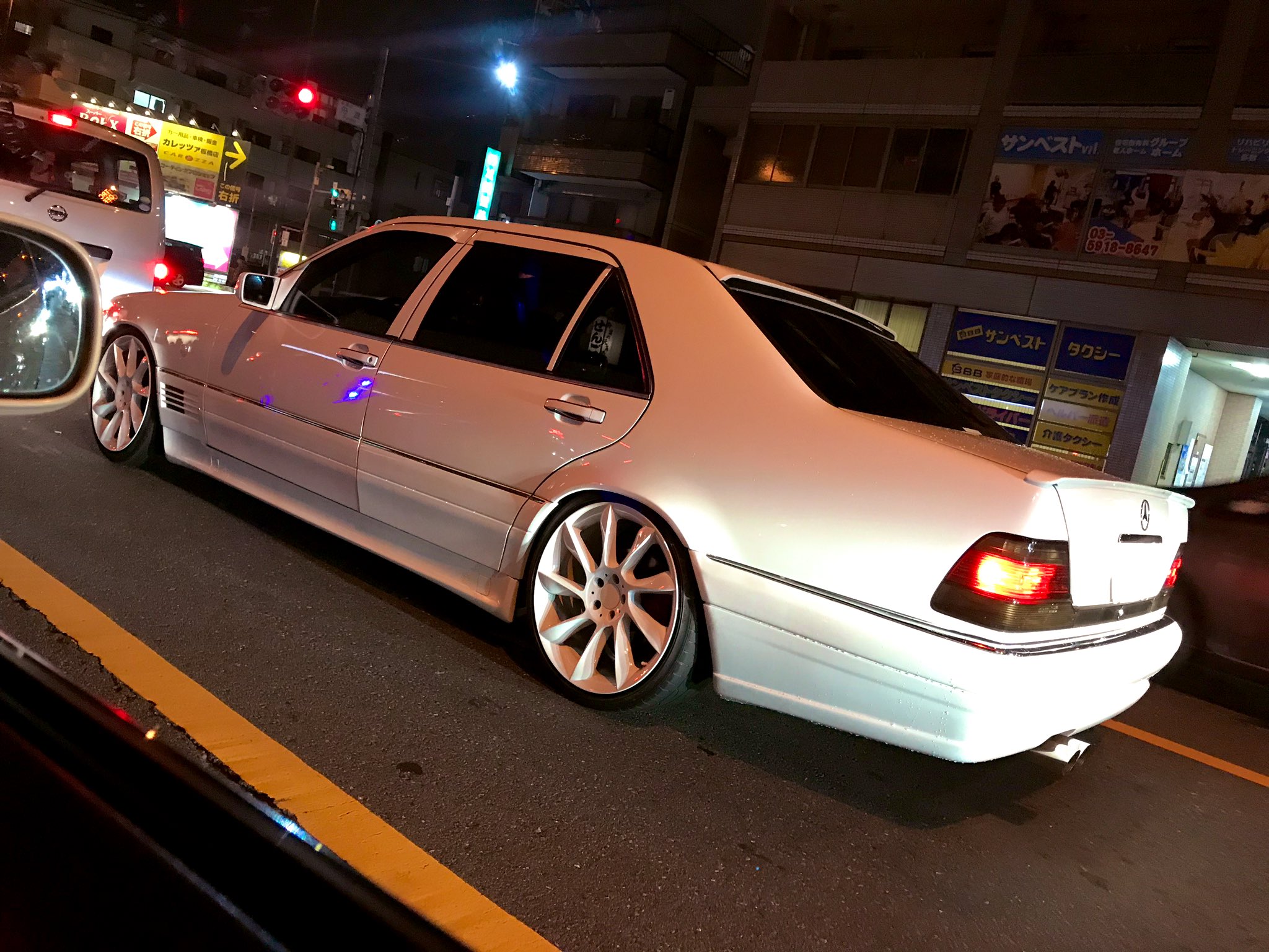 Amazon.co.jp: 1/18 メルセデスベンツ S600 V12 W140 カスタム