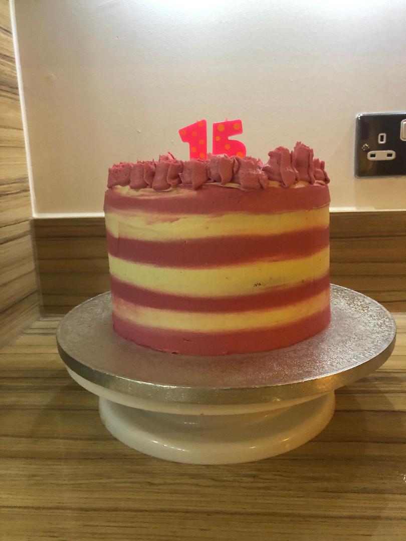 freecakessutton's tweet photo. I haven't posted on here for a while, but here are few of the fab cakes baked and donated by our wonderful volunteers for youngsters in the Sutton area. https://t.co/IdVuMt4Nnw