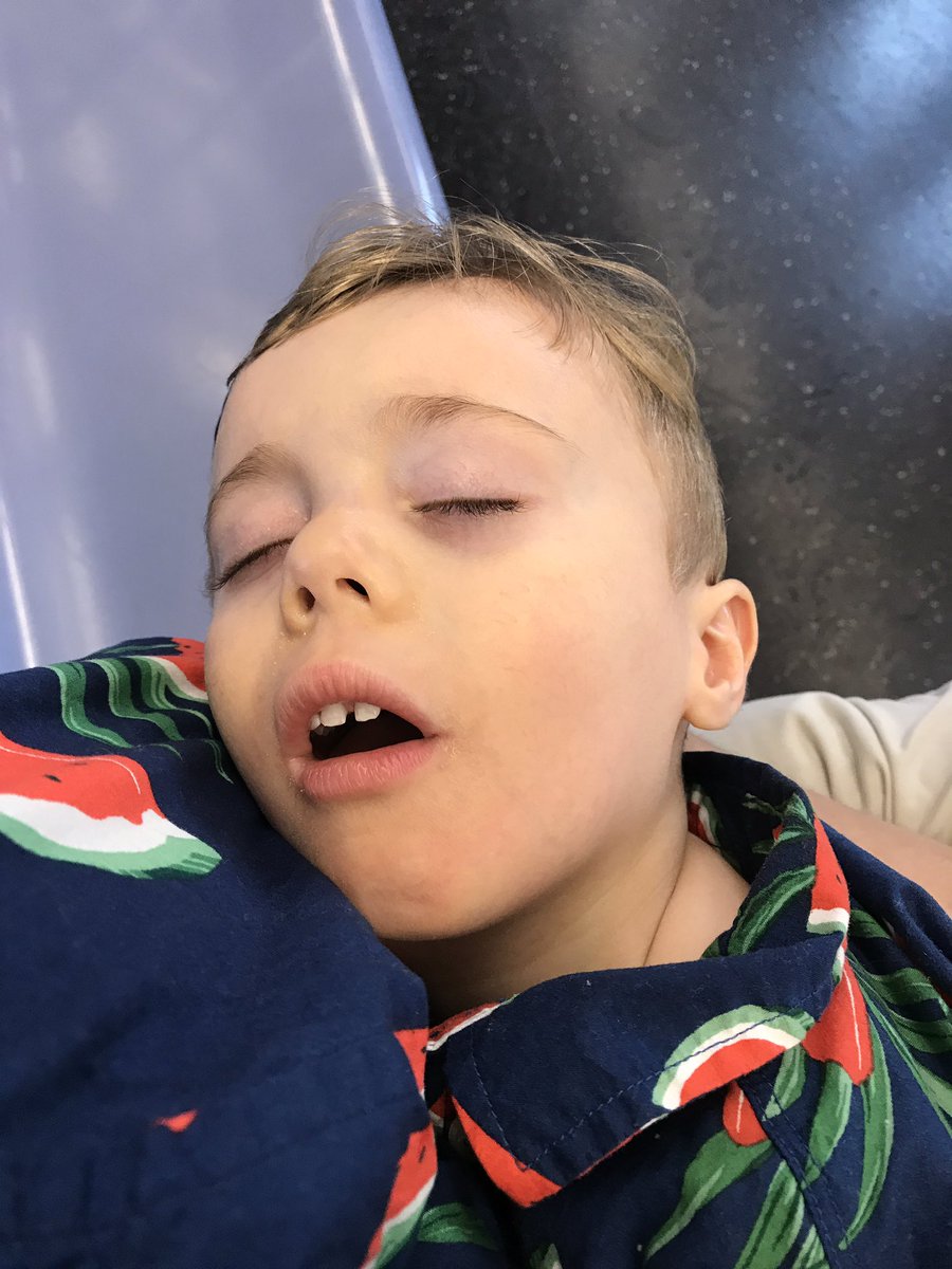 You know you have a kid from NYC when they can do this on the subway!
#NYCKid #Nap #Emmett #HeKeptUsUpForThreeHoursLastNight #WipedOut #Deep #DeepSleep