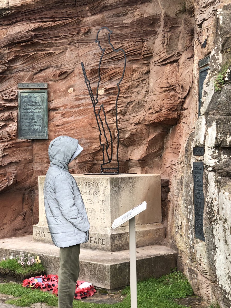 KenziKj's tweet photo. Thinking about all the people who risked gave their lives for us to be free, and how lucky I am. Their wish for us was be able to have a freedom of choice. #asd #kidpoet #ThursdayMotivation #autism #acceptance #freedom #bamburgh #Northumberland https://t.co/rlmuKHMREE