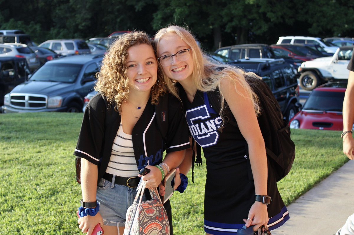 CHS_Indians's tweet photo. Welcome back! #seniorlot https://t.co/0gWb5ADFmP