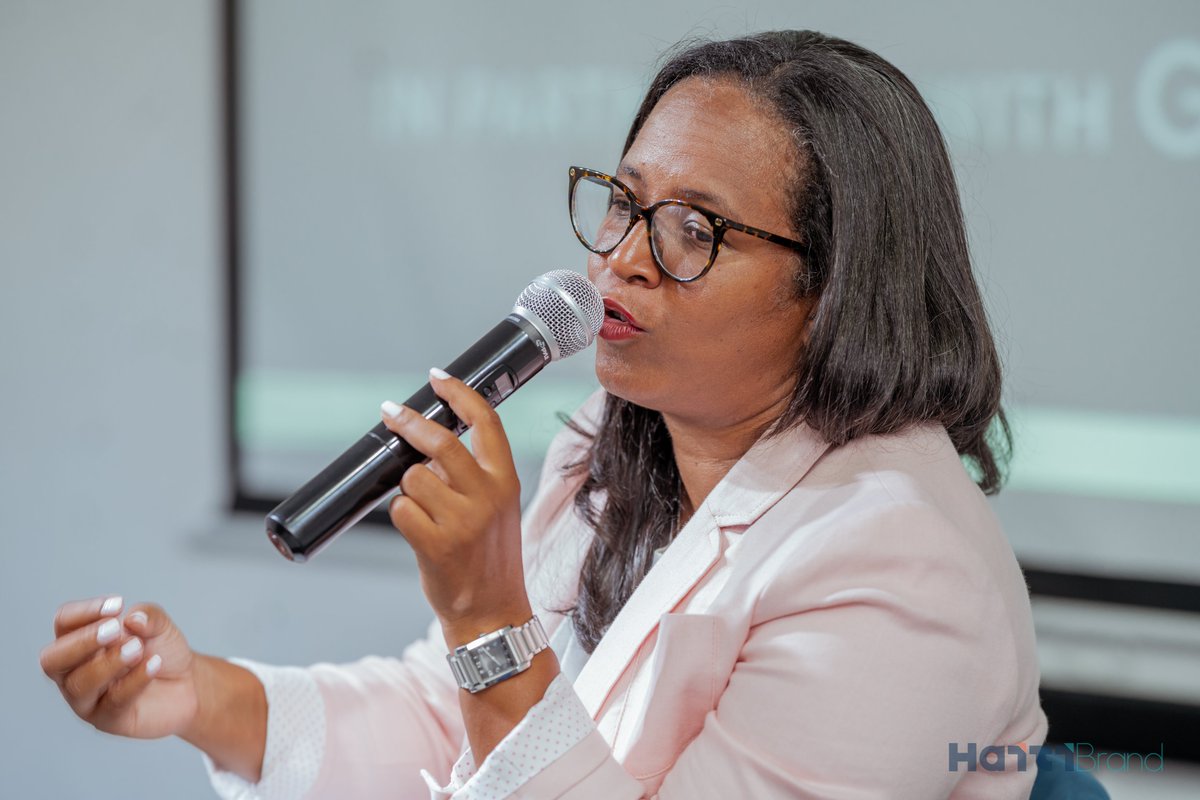 banjHT's tweet photo. 📸 @StartupGrindPap Edition 21 avec Martine Laroche Cuvilly, General Manager Sunfood SA et Cannex S.A #PAPSW19 @PAPStartupWeek https://t.co/nKuliebGCq