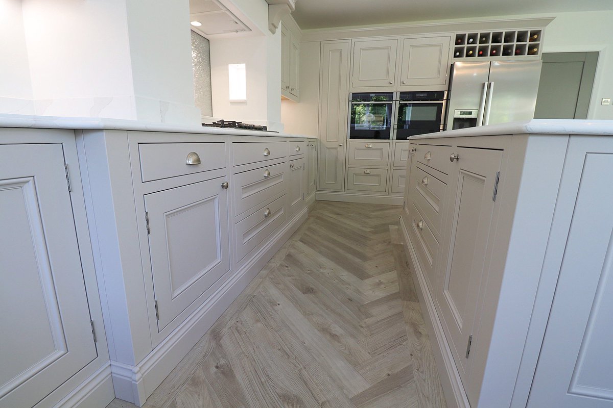 PurpleKitchens's tweet photo. @1909_Kitchens @itastone @NEFFHomeUK @liverpool_glass @AmticoFlooring @quookeruk @FrankeUK @LDL_online https://t.co/WJpfTsi8br