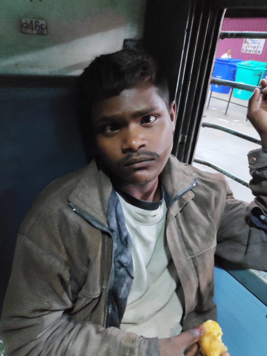 SwapnilGedam27's tweet photo. Today this boy Vicky, boarded GT exp (12615) frm Bhopal rlwy station - sleeper coach.
Seems mentally sick. Don't remember address. Just said want to go Bihar, home.

Plz connect with NGO, which works in supporting missing people.
#missingperson @indianrailway__   @RailMinIndia https://t.co/KG4KmIhz8R