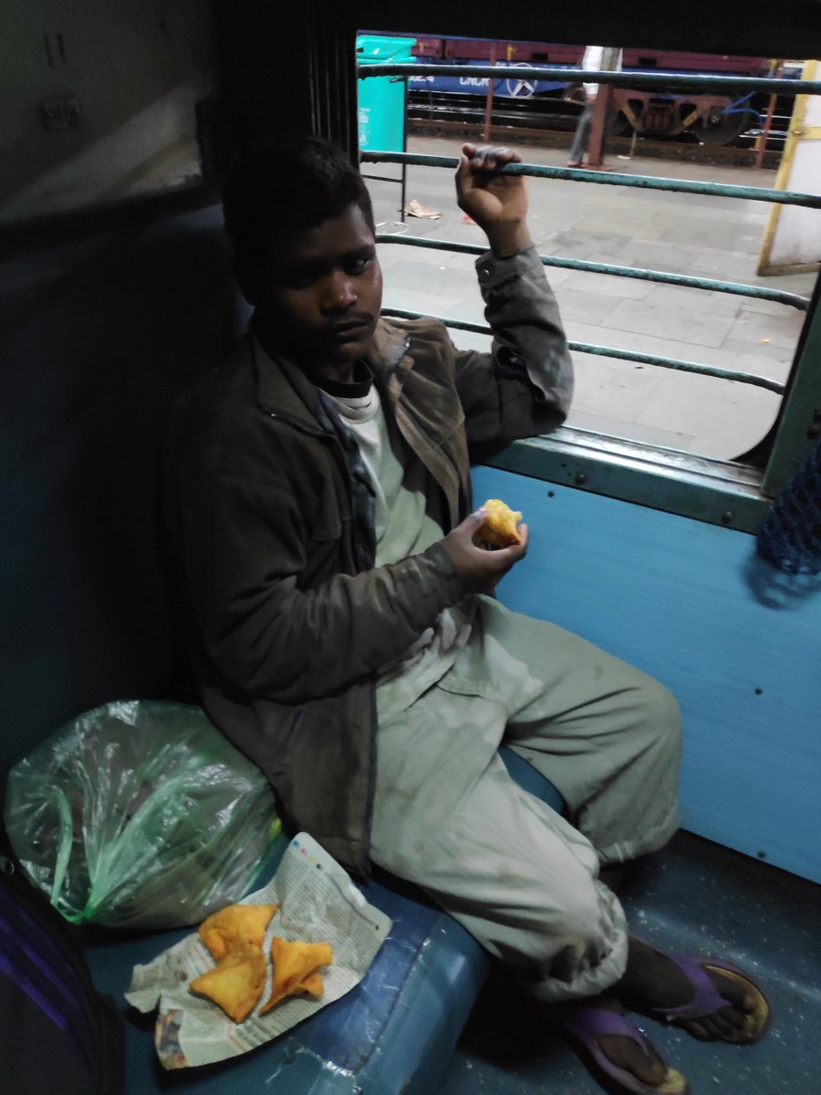 SwapnilGedam27's tweet photo. Today this boy Vicky, boarded GT exp (12615) frm Bhopal rlwy station - sleeper coach.
Seems mentally sick. Don't remember address. Just said want to go Bihar, home.

Plz connect with NGO, which works in supporting missing people.
#missingperson @indianrailway__   @RailMinIndia https://t.co/KG4KmIhz8R