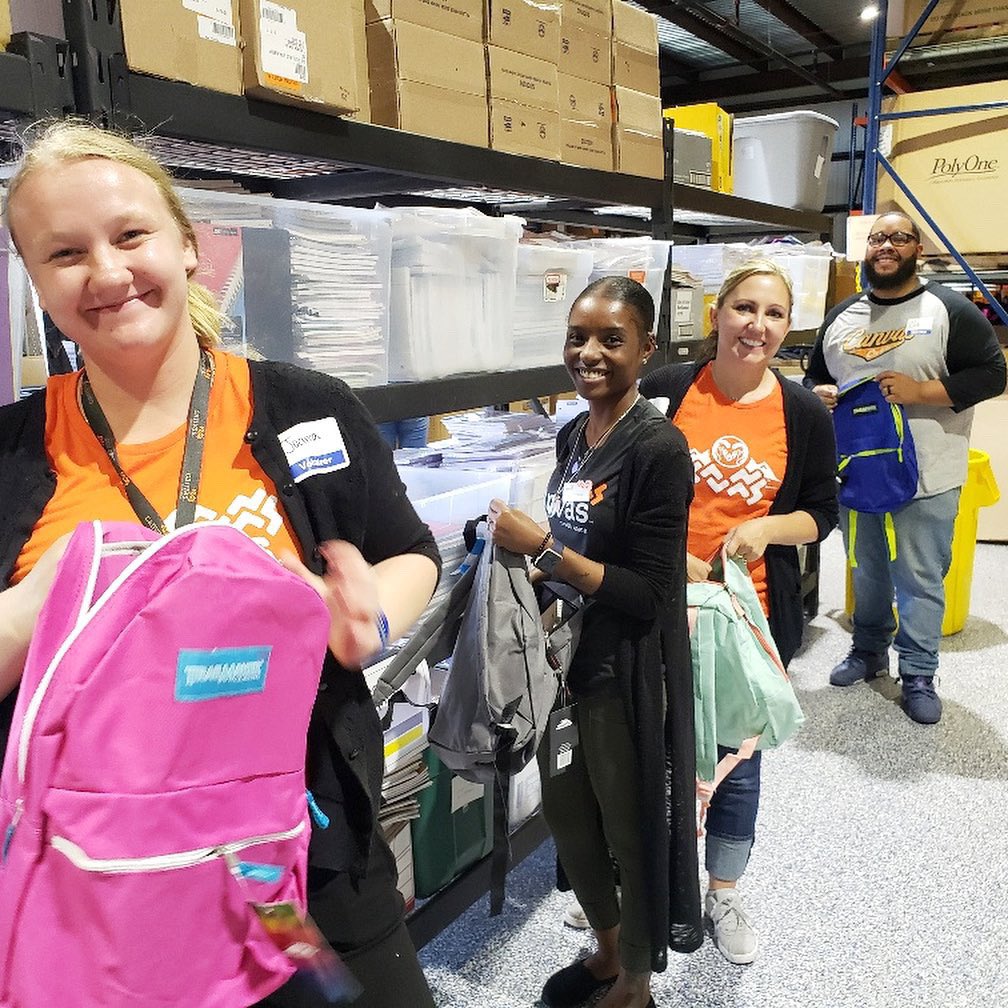 canvasfamily's tweet photo. Back to school season is our favorite time of the year! Our family partnered up with @apreciouschild to load up hundreds of backpacks from your donations at our Broomfield Shred Day! What a gift to gear these kids up for the bright year ahead.
#CanvasCares #BeyondTheBranch https://t.co/ut3IjAROtR