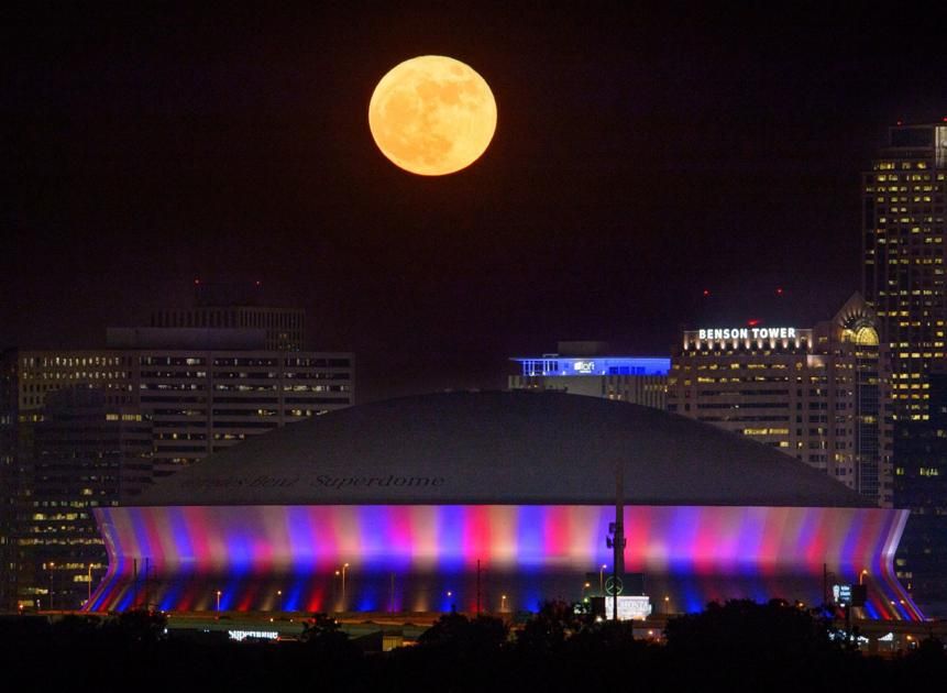 NOLAnews's tweet photo. #BREAKING: The Superdome got a $350 million thumbs-up from state leaders today...

Here's what to know with the bonds now OK'd for the massive upgrade project on the home of the Saints: https://t.co/3h76miOkTZ https://t.co/QwzxCIYE0o